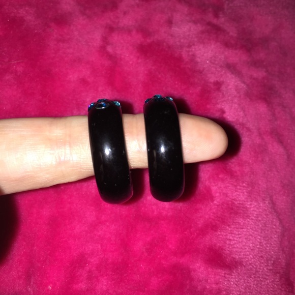 3 for 10💋Festive hoop earrings! - Picture 2 of 3